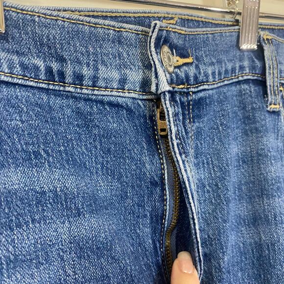 Old Navy Mid-Rise Wow Boyfriend Straight Leg Jeans Medium Wash Denim Sz 16 - Picture 5 of 10